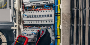 Commercial three-phase distribution board inspection
